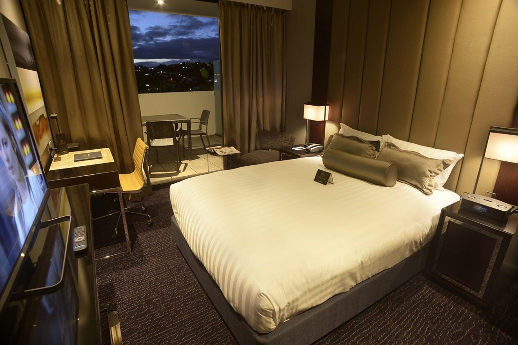 Gambaro Hotel Brisbane Buitenkant foto A room at the hotel