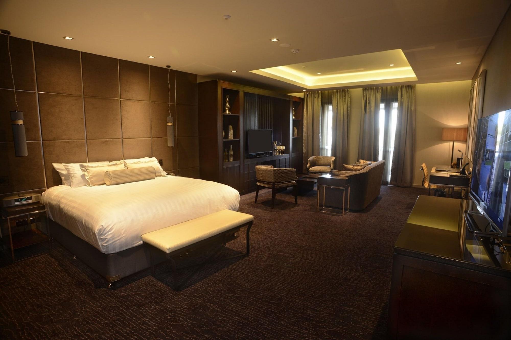 Gambaro Hotel Brisbane Buitenkant foto A suite at the hotel
