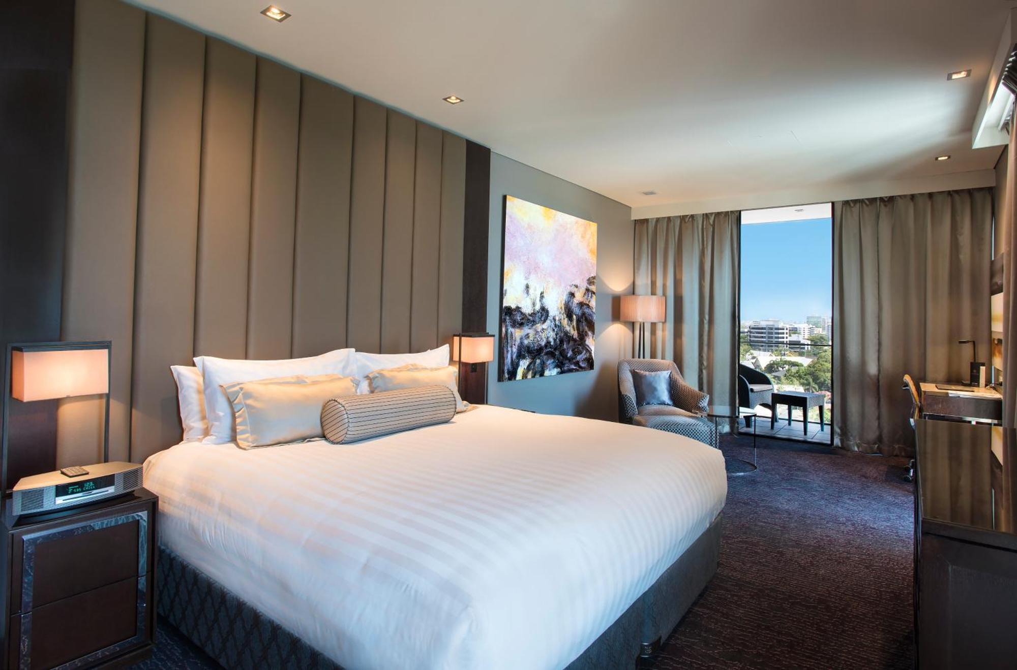 Gambaro Hotel Brisbane Buitenkant foto A bedroom at the hotel