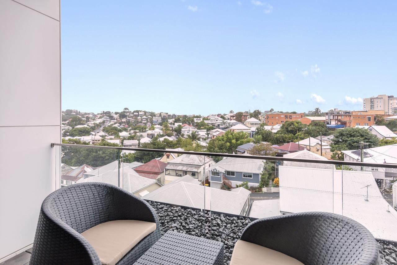 Gambaro Hotel Brisbane Buitenkant foto A balcony